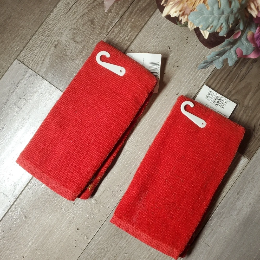 NWT HOME for the Holidays 2pc Christmas Tree Fingertip Towel Bundle Red Green
